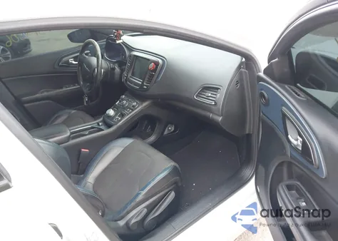 2015 Chrysler 200 S z USA, uszkodzony, nr VIN 1C3CCCBB9FN677519